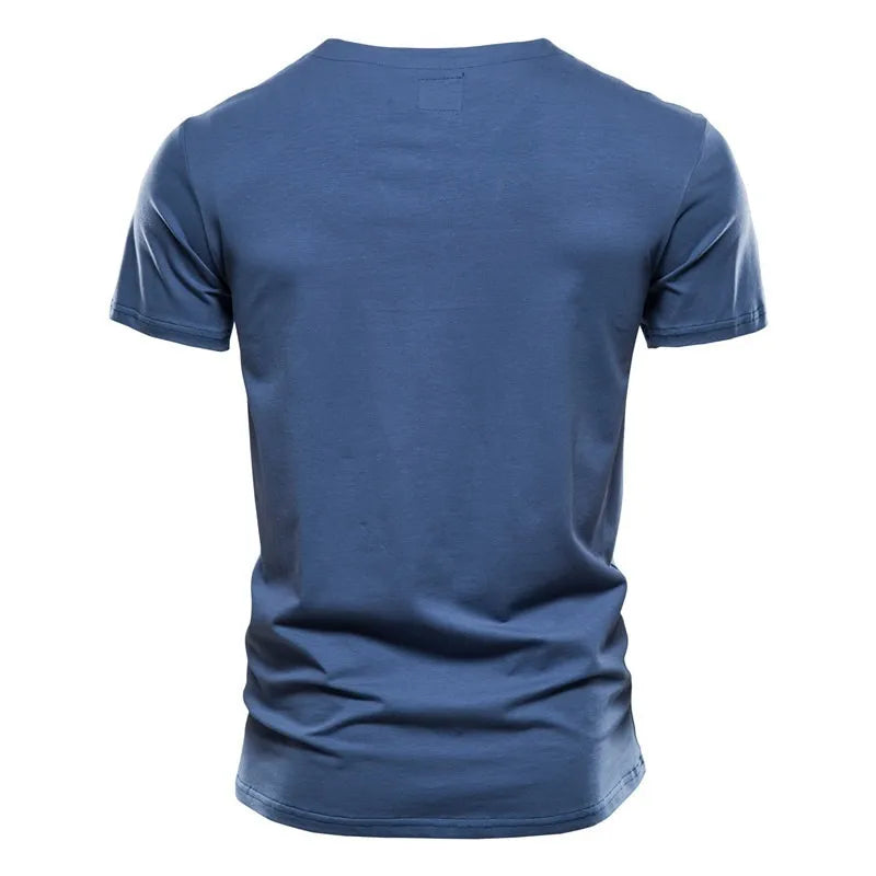 T-shirt design décontracté classique à col V pour hommes